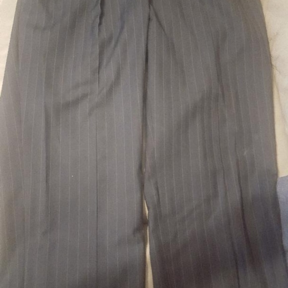 Mens Suit 40R - Picture 6 of 8